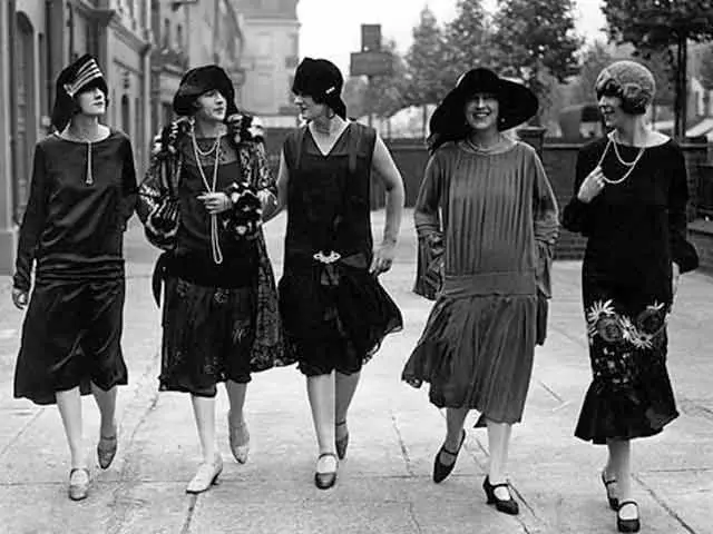 Dress style from the 20s hotsell