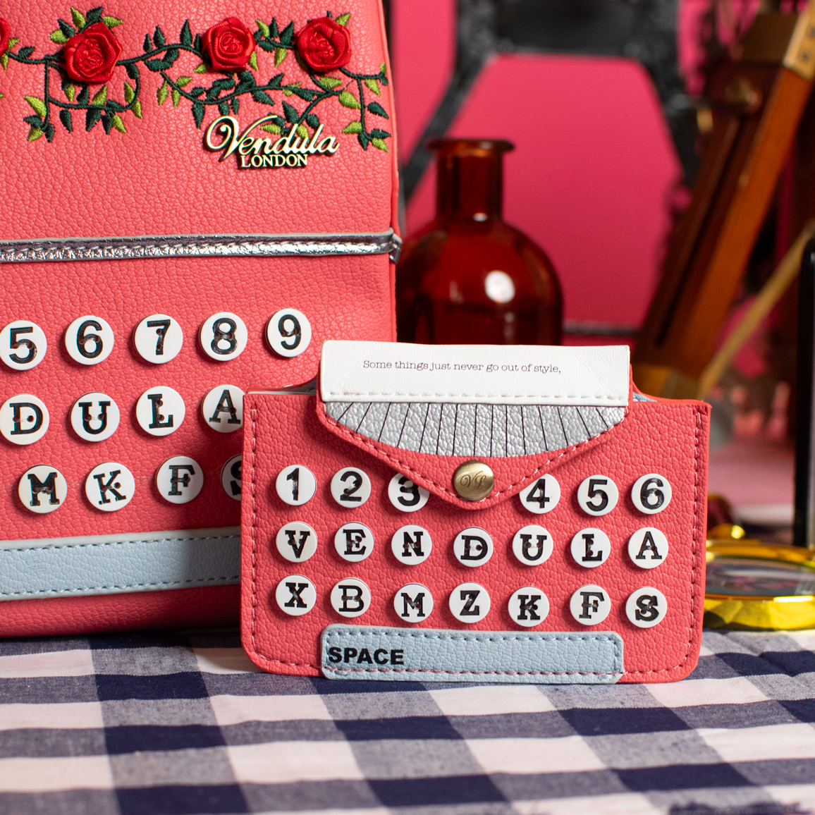 Vendula Vintage Rose Typewriter Accordion Card Wallet - Image 6
