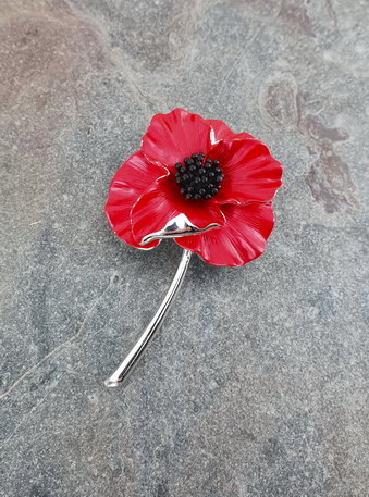 Poppy brooch by Alexander Thurlow